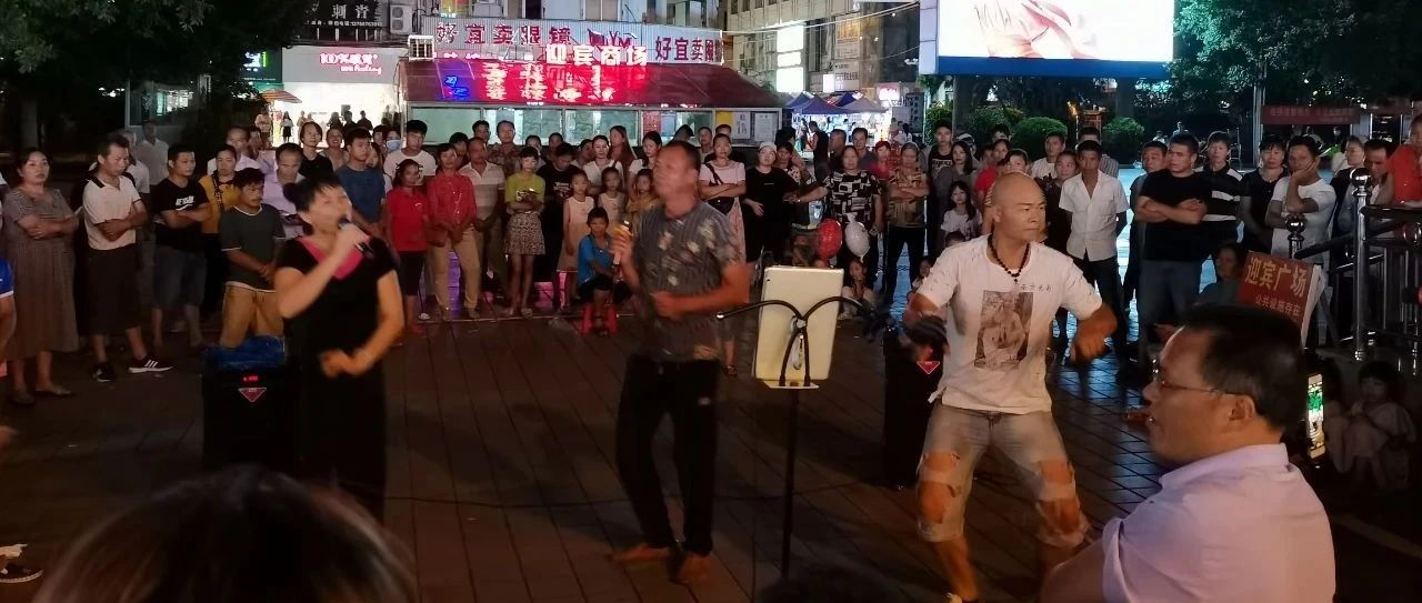 明星一年能挣多少钱?