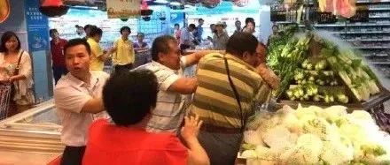 真是劲爆!超市老板大战社区团购,究竟最终谁会赢?